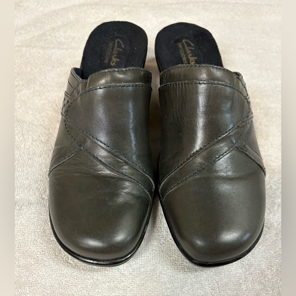 Clark’s Bendables Women’s Dark Grey Slip On Leather Clogs Size 8 - Picture 1 of 7